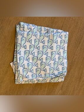 Vineyard Vines Whale Print Muslin Swaddle - Light Blue & Navy